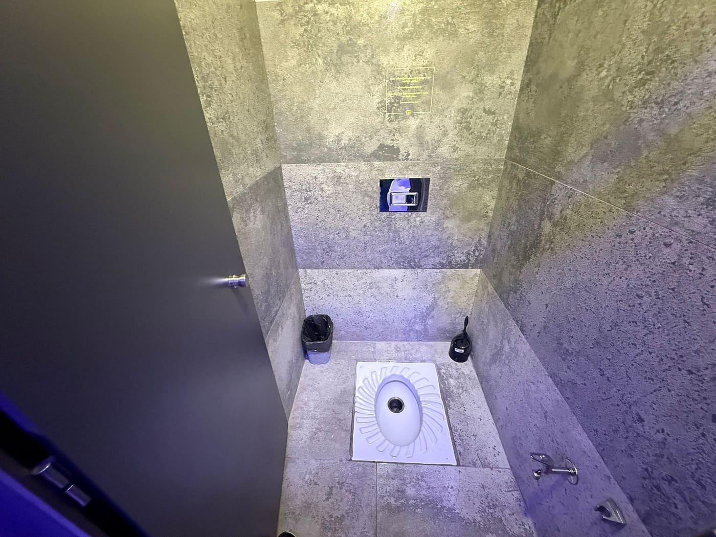 Alaturka (Yer Taşı) WC Kabini